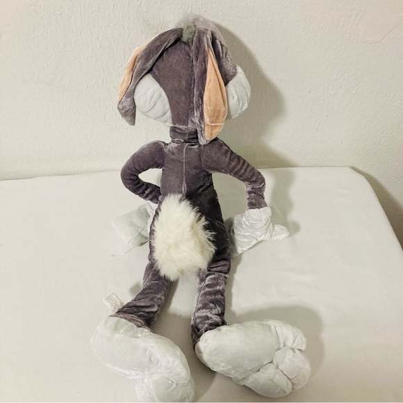 Looney Tunes “Bugs Bunny” Six Flags Gray and White Plush Toy - Picture 2 of 5